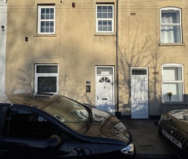 Room in a Shared House, Avon Street, B11 - Photo 3