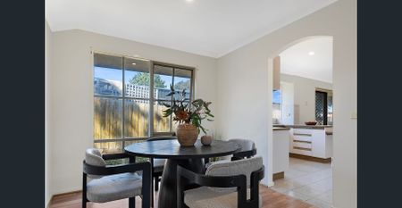 LOCATION LOCATION - Photo 3