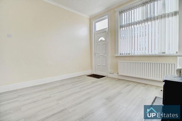 2 bedroom end of terrace house to rent - Photo 1