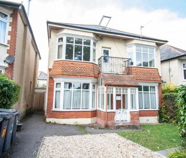 6 bedroom detached house to rent - Photo 5