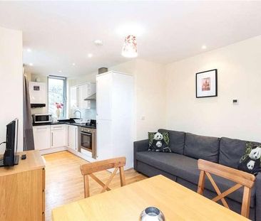 Churchill Court, Laystall Street, London, EC1R - Photo 3