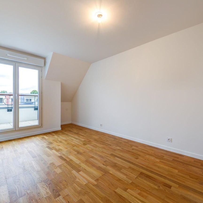 location Appartement T5 DE 107.8m² À VILLIERS SUR MARNE - Photo 1
