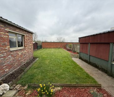 SCHELLEBELLE - Statige rijwoning met gemeenschappelijke tuin. - Photo 1