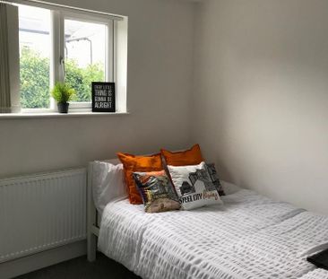 1 bedroom in a house share to rent - Photo 4