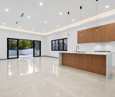 Luxury Family Duplex in a Premier Hurstville For Leasing! - Photo 4
