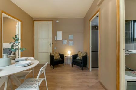 Ronda de la Universitat, Barcelona, Catalonia 08007 - Foto 2