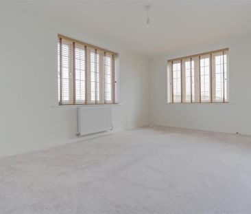 3 bedroom detached house to rent - Photo 3