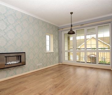 2 bed apartment to rent in The Glade, Scarborough, YO11 - Photo 3