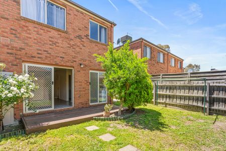 Freshly Pain and New Carpet though out - Photo 5