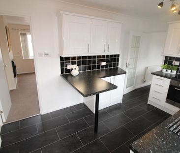 2 bedroom semi-detached house to rent - Photo 6