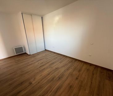 location Appartement T2 DE 46.6m² À CASTELGINEST - Photo 3