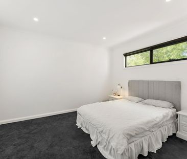 Contemporary Executive Living - Photo 3