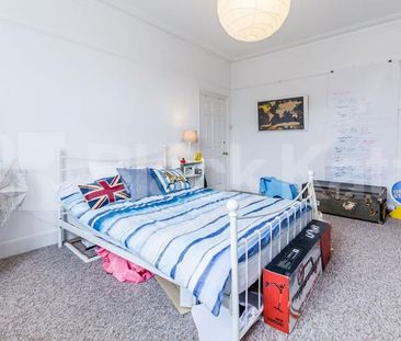 3 Bedroom, 1 bath, 1 reception Flat - Photo 4