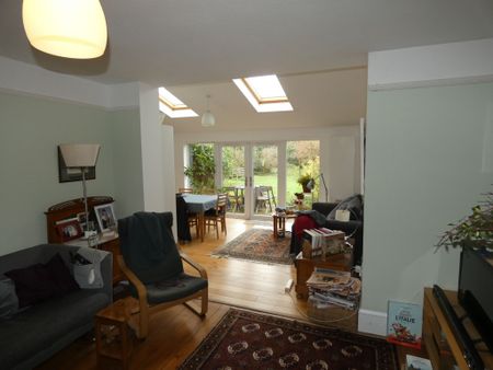 3 bed Semi-Detached - To Let - Photo 5