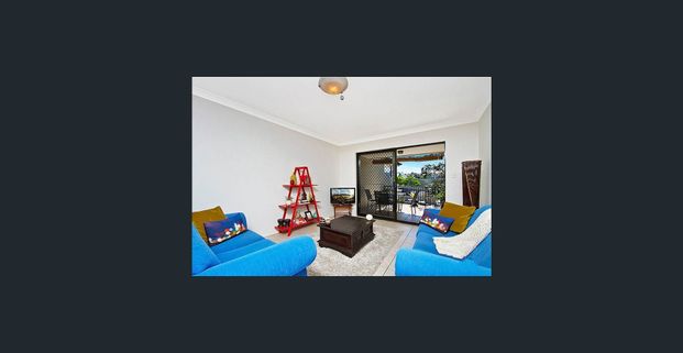 Hidden Greenslopes Apartment With Air-Conditioned Bedrooms. - Photo 1