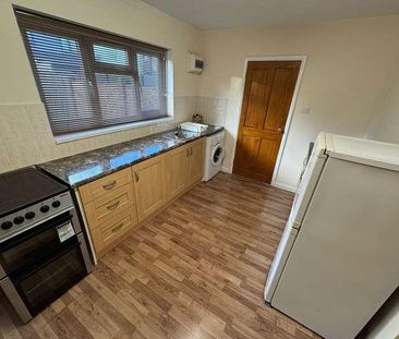 Heston Avenue, Hounslow, TW5 - Photo 2