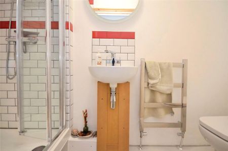 4 bedroom terraced house to rent - Photo 4