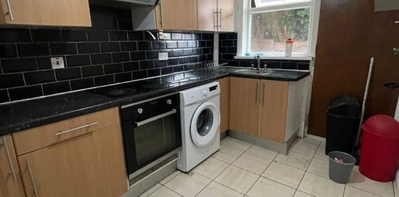 Room in a Shared House, Headingley Mount, LS6 - Photo 2