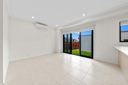 Brand New, Modern & Stylish Townhouse in the Most Convenient Location! - Photo 4