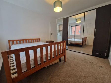 4 bedroom detached bungalow to rent - Photo 3