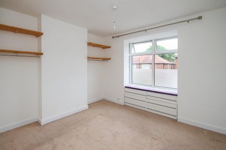 2 bedroom end of terrace house to rent - Photo 3