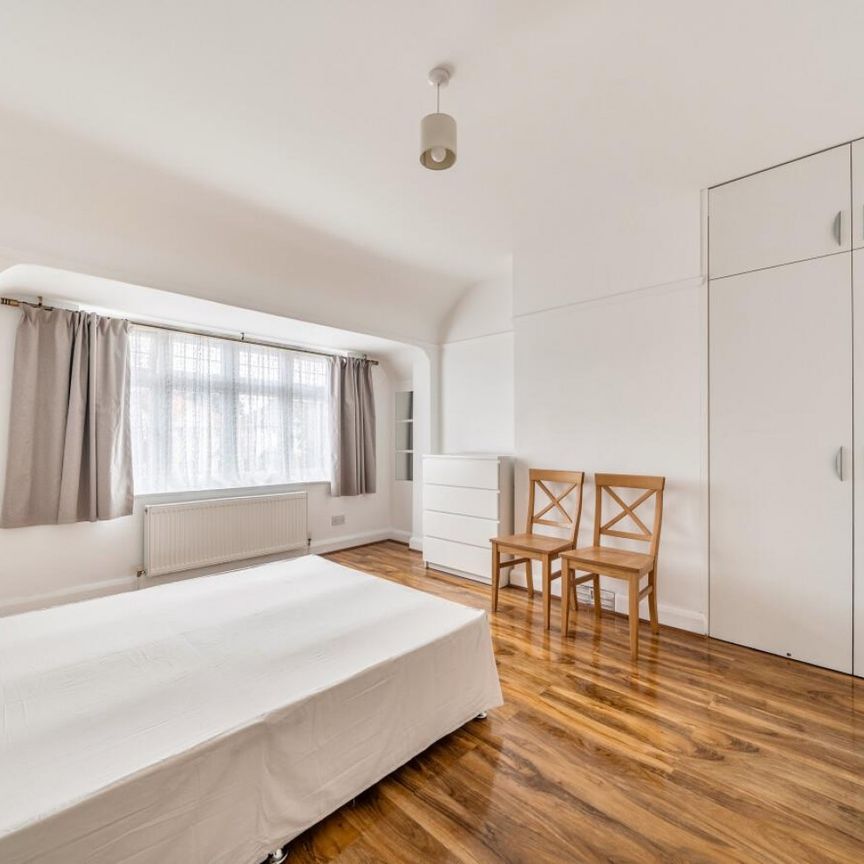 2 bedroom Flat To Let Total Size: 869 SQ FT - Photo 1