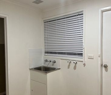 2 / 7 Vera Court, Dandenong - Photo 2