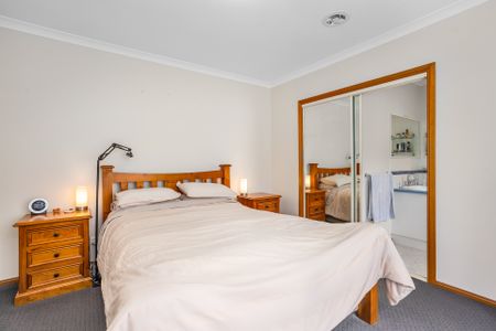 12 Woodyard Court, Altona Meadows VIC 3028 - House For Rent | Domain - Photo 4