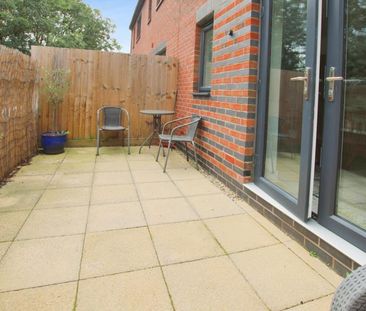 2 bedroom terraced house to rent - Photo 3