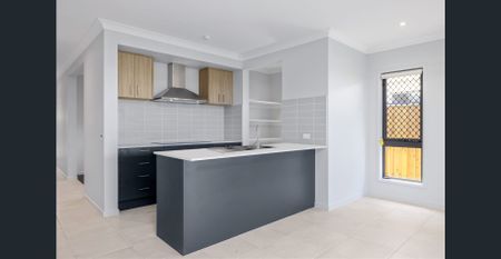 Modern Family Living in a Prime Location – 8 Sugarloaf Crescent, Banya - Photo 4