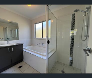 23 Stratus Lane, Coomera, Qld 4209 - Photo 1