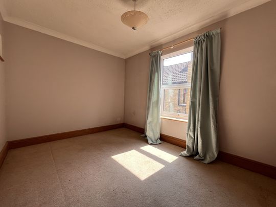 Darthill Road, March - Photo 1