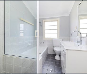 Modern & Comfortable Family Home in a Convenient Ingleburn Location - Photo 6