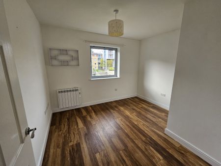Bright & Quiet Flat in Ideal Location in Bracknell - Photo 2