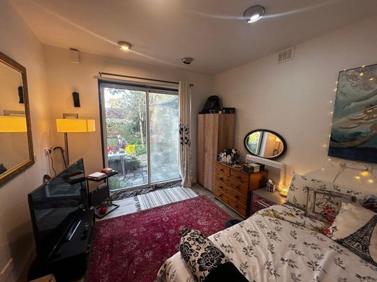 1 Bed Flat, London, N3 - Photo 1