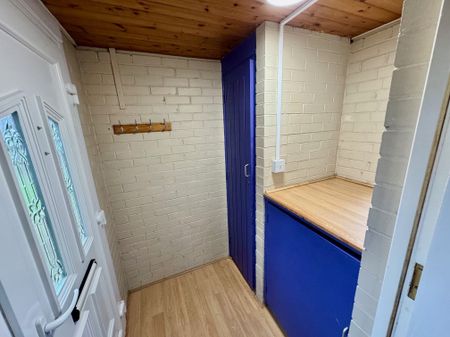 Hawkesley End, Birmingham, B38 - Photo 2