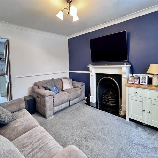 3 Bedroom Semi Detached To Let - Photo 1