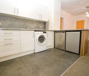 3 bedroom flat to rent - Photo 5