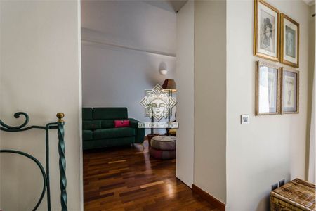 Appartamento arredato con terrazzo - Photo 4