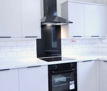 Newly Refurbished 3-Bedroom End Terrace in Popular Royston Location - Photo 6