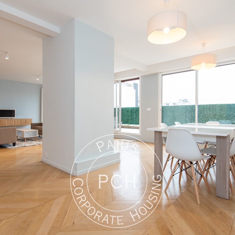 Rue Parent de Rosan, - Photo 1