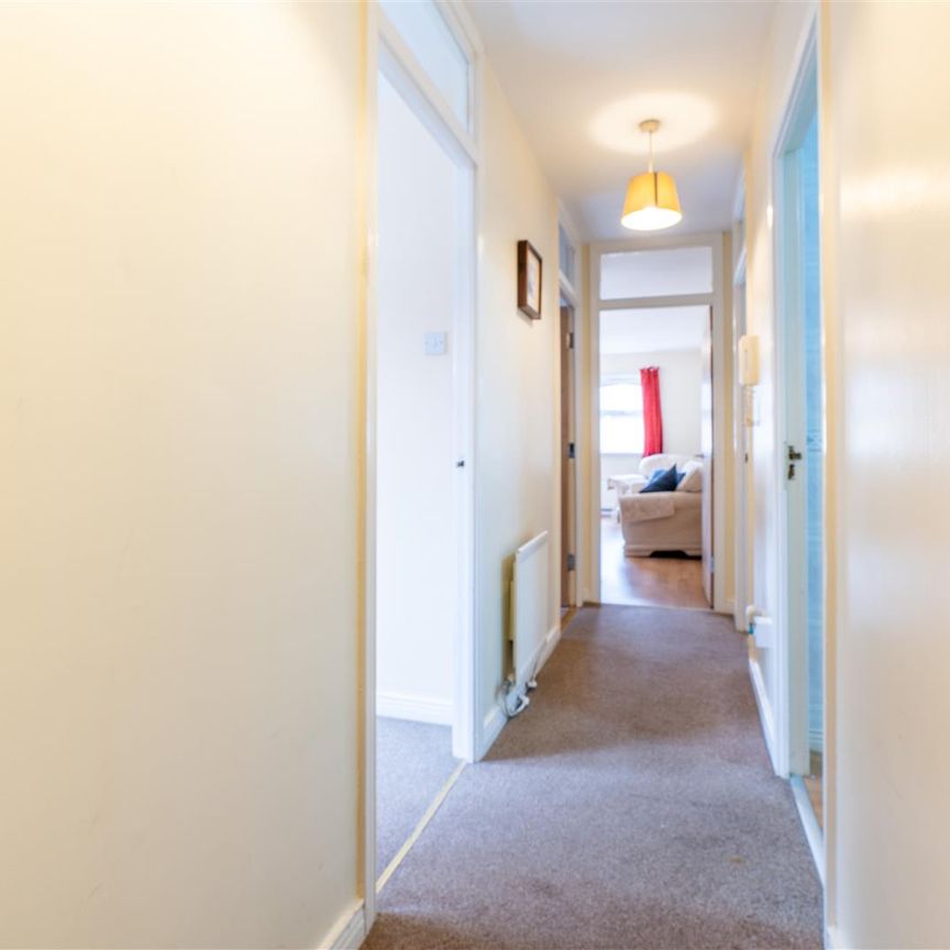 2 bed flat to rent in Regent Road, Gosforth, NE3 - Photo 1