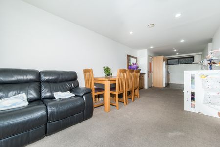 Two bedrooms apartment in Central Avondale - Photo 3