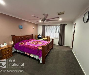 Charming and Spacious 4-Bedroom Home - Photo 3