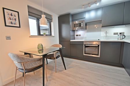 2 Bed Flat, Norfolk Street, L1 - Photo 3