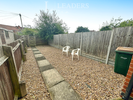 1 bedroom in a house share to rent - Photo 3