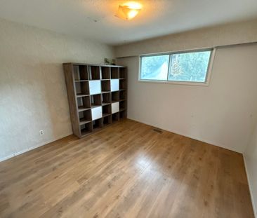 Bright Upper In a Great Location - Photo 4