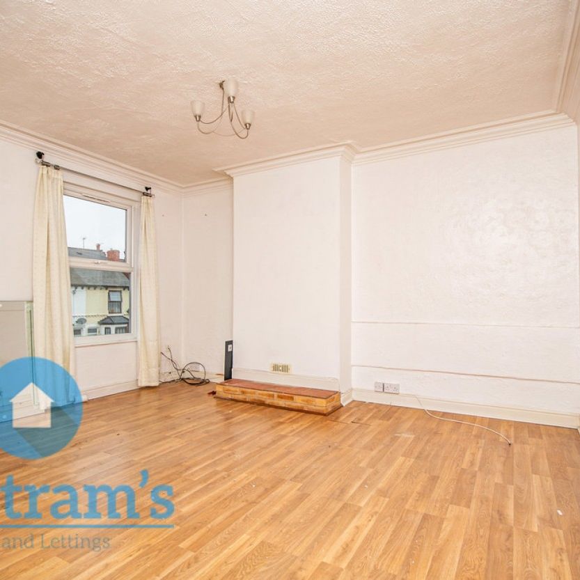 1 bed Apartment for Rent - Photo 1