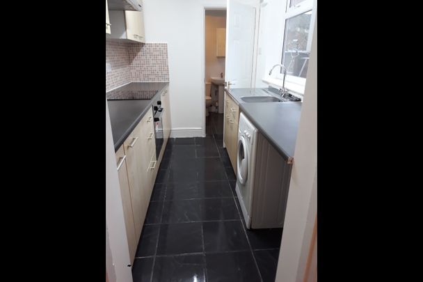 4 Bed Terraced House, Carnforth Street, M14 - Photo 1