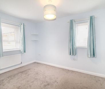 2 bedroom end of terrace house to rent - Photo 1